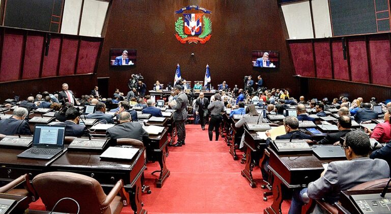 6a05beb1-28db3da4-seccion-en-la-camara-de-diputados-kmota-11-5fb47af89120c-61afd9e692c7a-628e937dc9cb0
