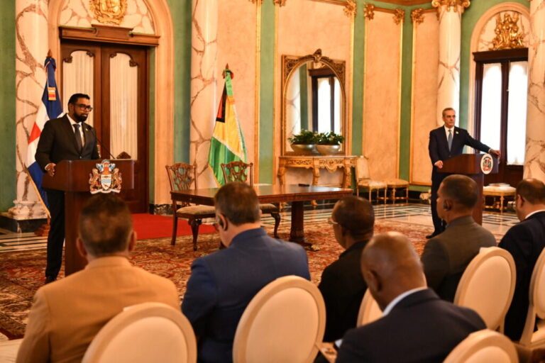 abinader-recibe-al-presidente-de-guyana-dpolanco-405-1024x683-1