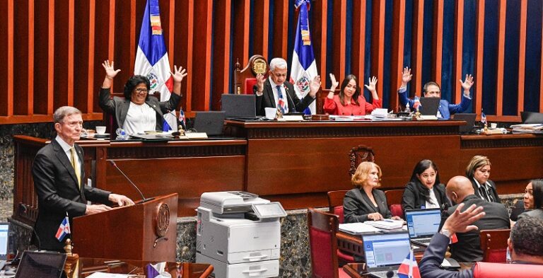 Canciller-Roberto-Alvarez-en-el-Senado