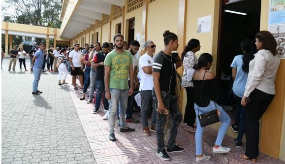 Dominicanos-votando