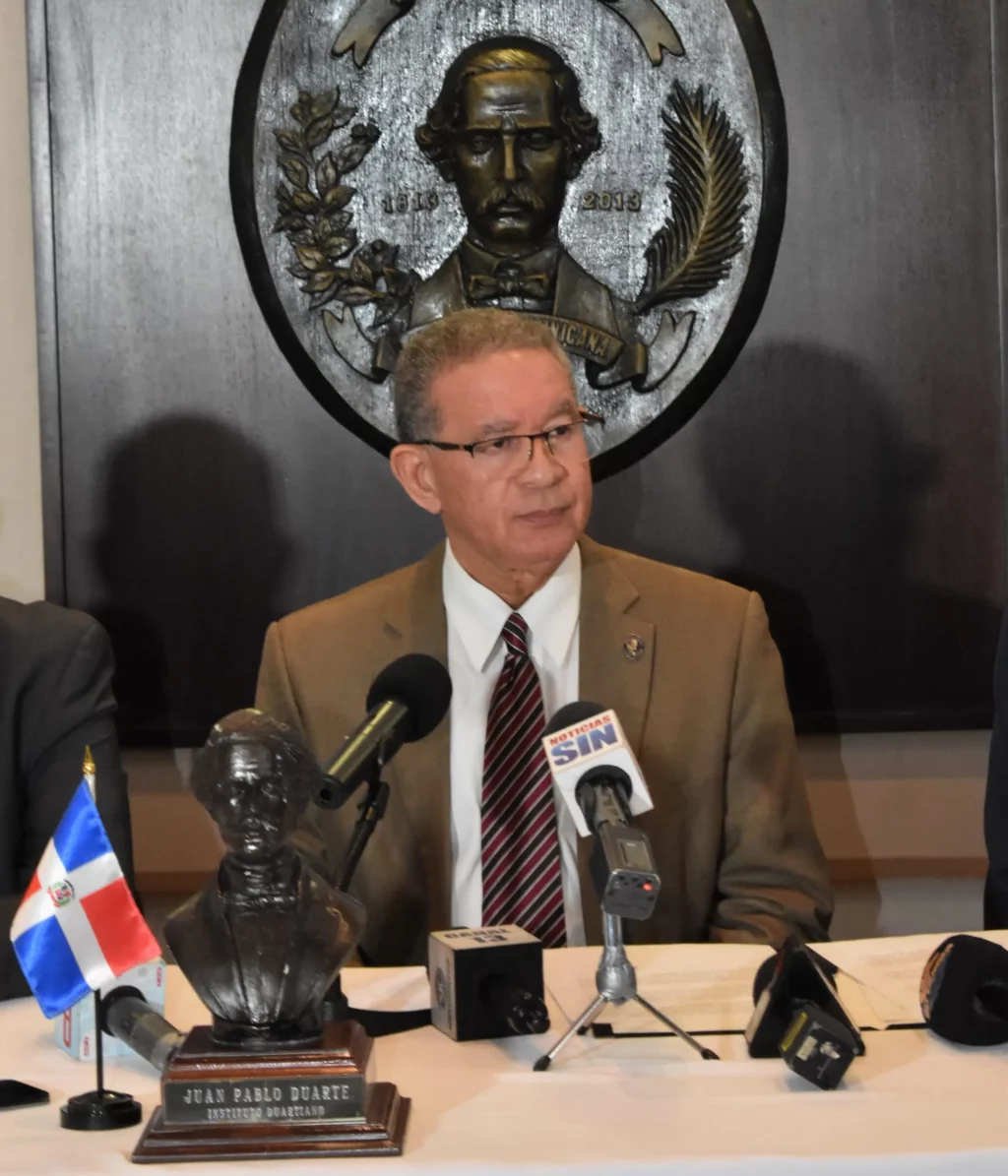 Foto-2-Wilson-Gomez-Ramirez-presidente-del-Instituto-Duartiano.-scaled