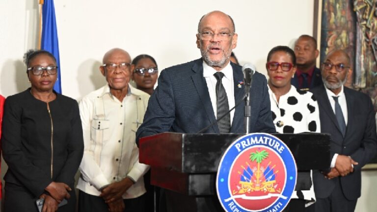 El-primer-ministro-de-Haiti-Ariel-Henry-y-otros-