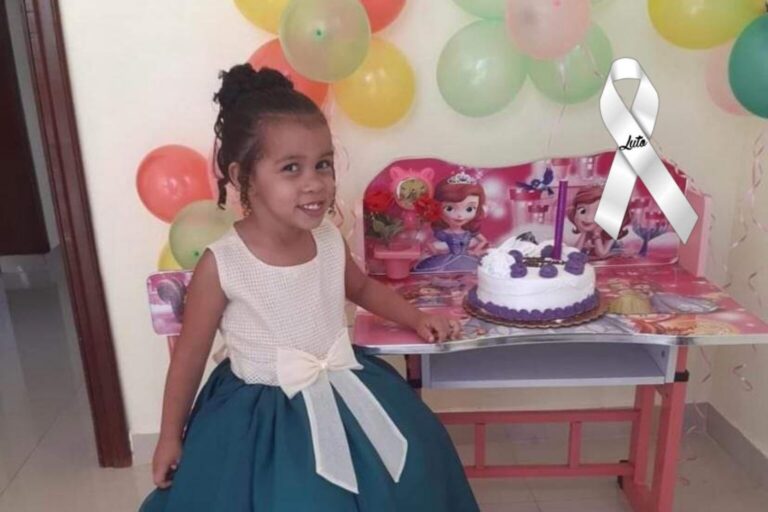 Picsart_23-12-16_23-32-33-521-1536x1024