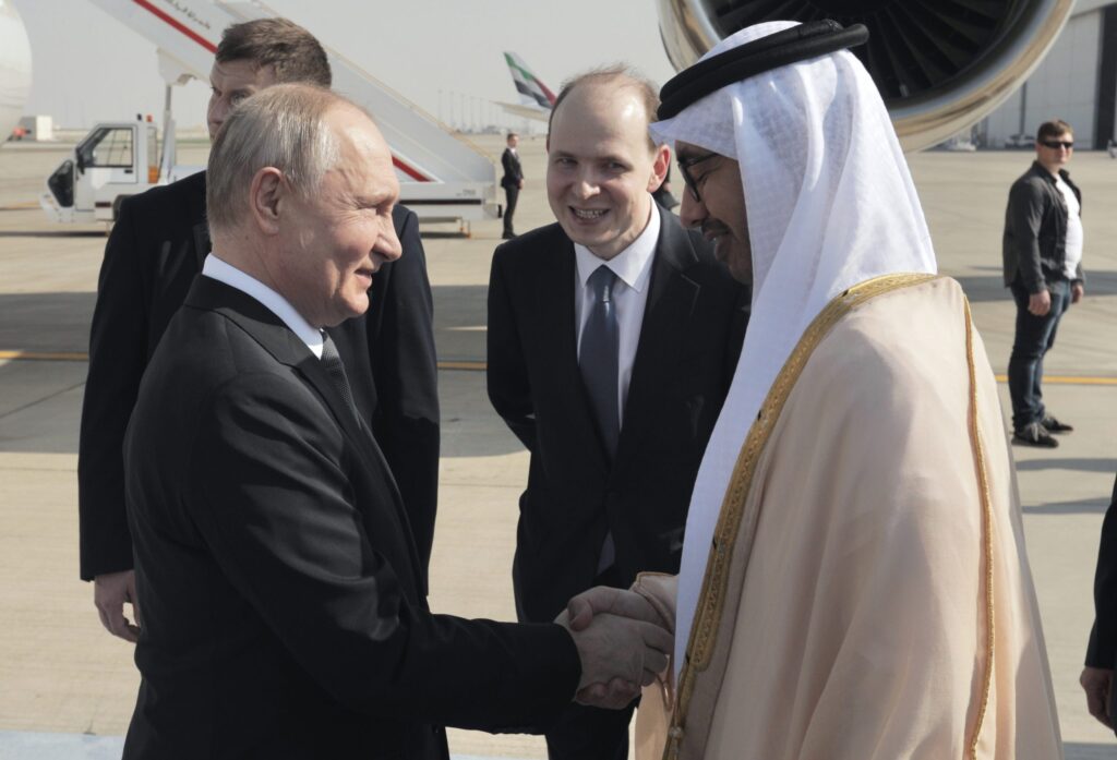 Putin-inicia-una-visita-oficial-a-Emiratos-Arabes-Unidos-scaled