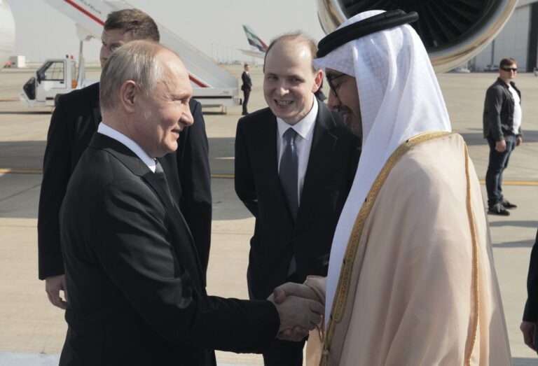 Putin-inicia-una-visita-oficial-a-Emiratos-Arabes-Unidos-scaled