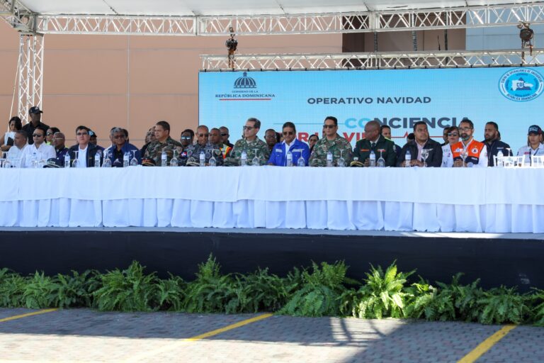 Randolfo-Rijo-9-1-1-en-lanzamiento-Navidad-COE-1