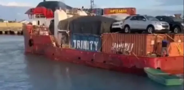 barco-se-hunde