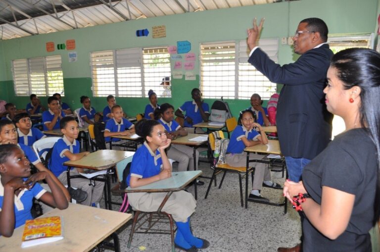 3a53c37a963ca1f681d1841178eaa467efada754charla-omsa-en-la-escuela-2-1jpg