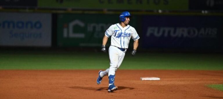 francisco-mejia-Licey-890x395_c