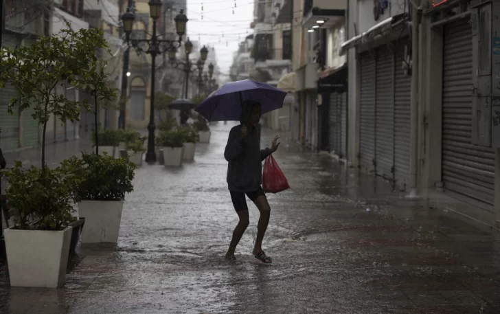 Franklin-se-mueve-hacia-el-norte-dominicano-con-lluvias-intensas-en-la-costa-caribena7-728x457
