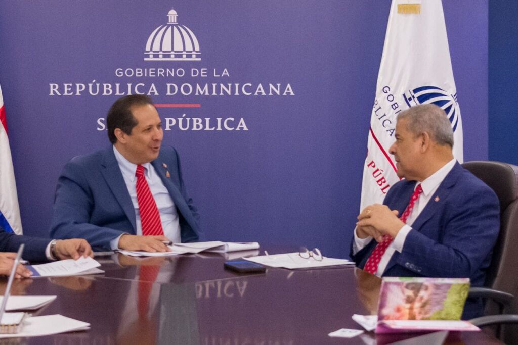 Ministros-del-MAP-y-Salud-Publica