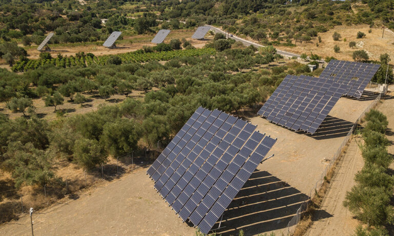 65e280a84a7a5_paneles-solares