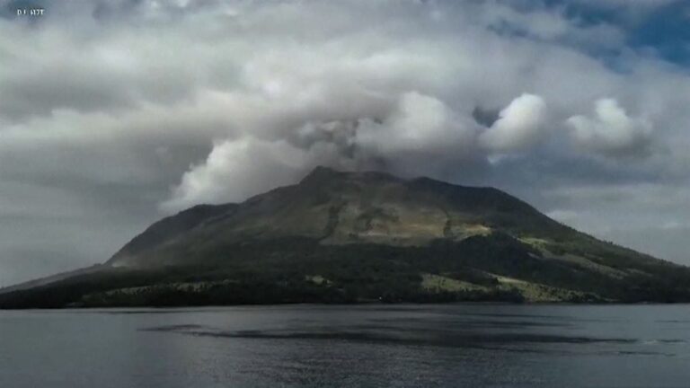 20240418123119_volcan-indonesia_amp_w1200
