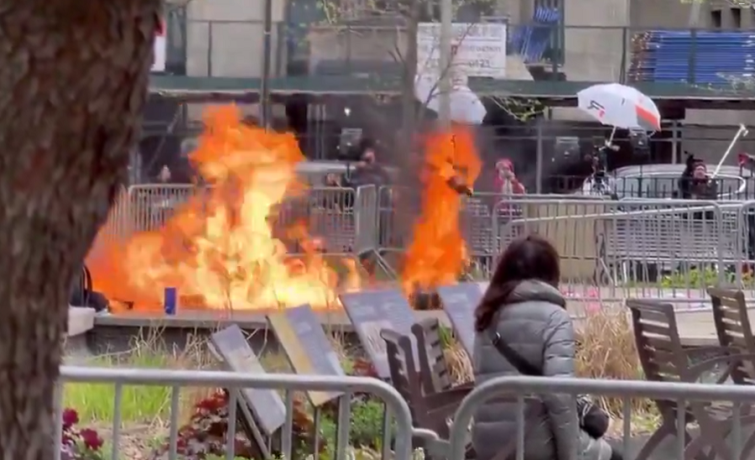 hombre_fuego_NY