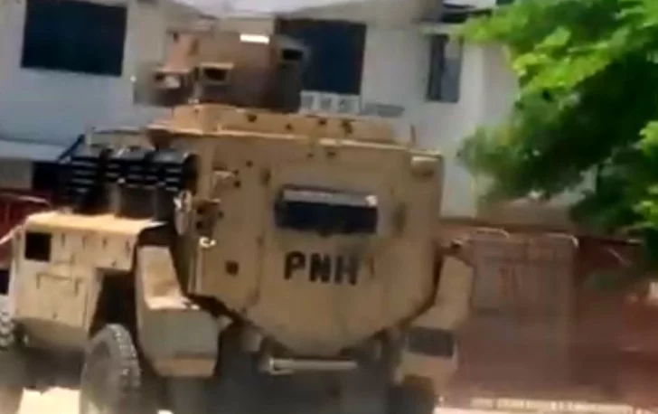 Vehiculo-militar-de-Haiti-728x458