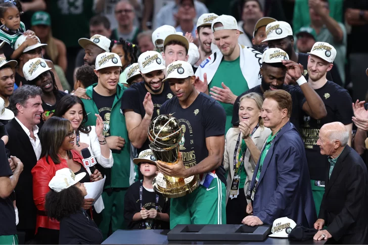 AFP__20240618__2158044003__v1__HighRes__2024NbaFinalsGameFive-728x485