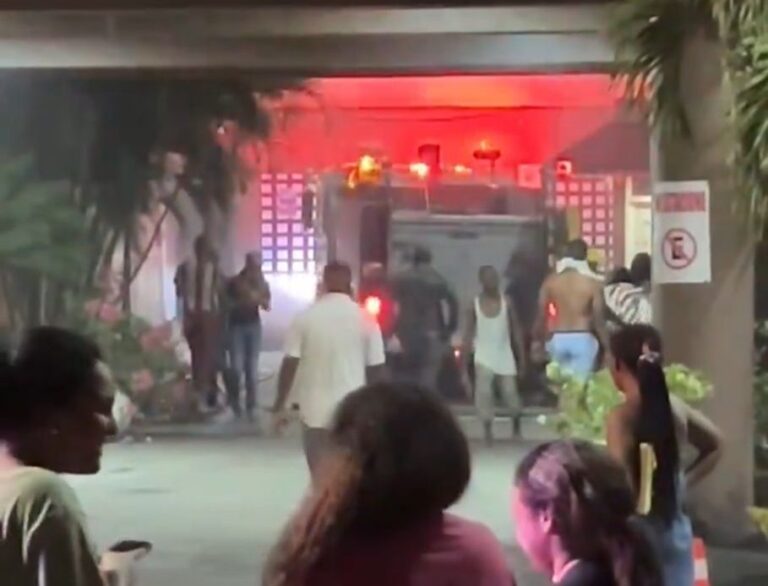 Fuego-incendio-en-Santiago-909x694