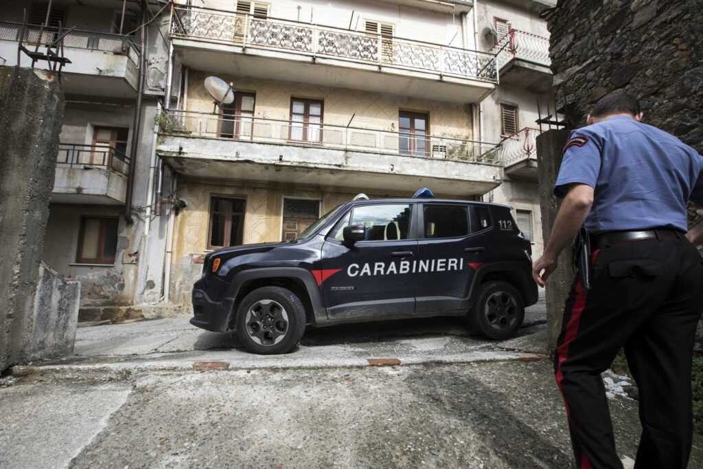 Policia-italiana-scaled