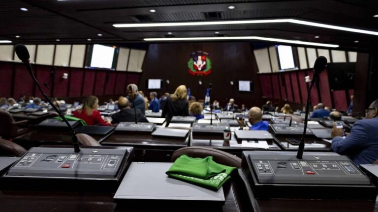 eliminacion-del-cea-avanza-en-comisiones-del-congreso--focus-0-0-896-504