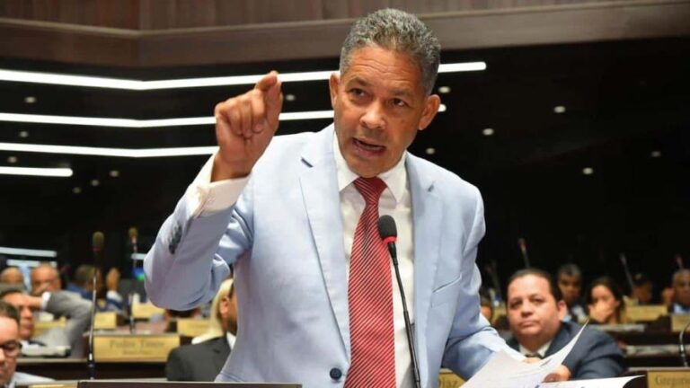 imagen-651448e02648e.r-d.852-354-0-focus-0.03-0.41-896-504