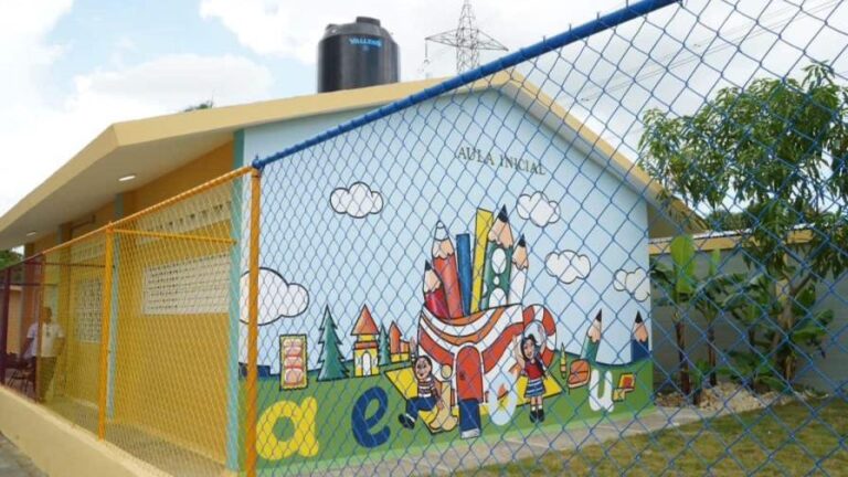 escuela-0-9de7f54e-focus-0-0-896-504