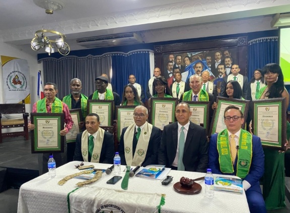 Con_homenajeados_detras