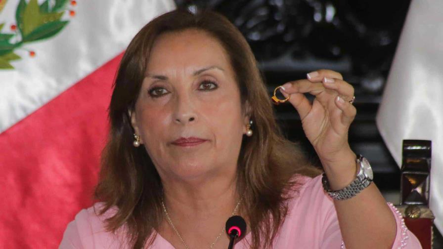 dina-boluarte-desmiente-tener-relojes-de-lujo-en-peru-focus-min0.19-0.06-896-504