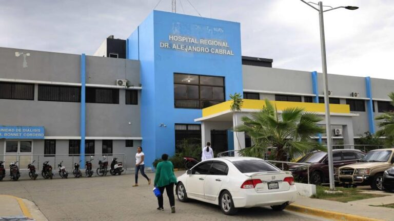 hospital-de-san-juan-trata-a-heridos-de-accidente-en-azua-focus-0-0-896-504