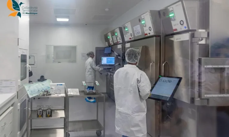 6743c96a053bc_laboratorio.jpg
