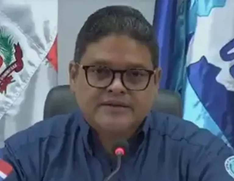 8_El-Pais_02_1p011-e1730517942269