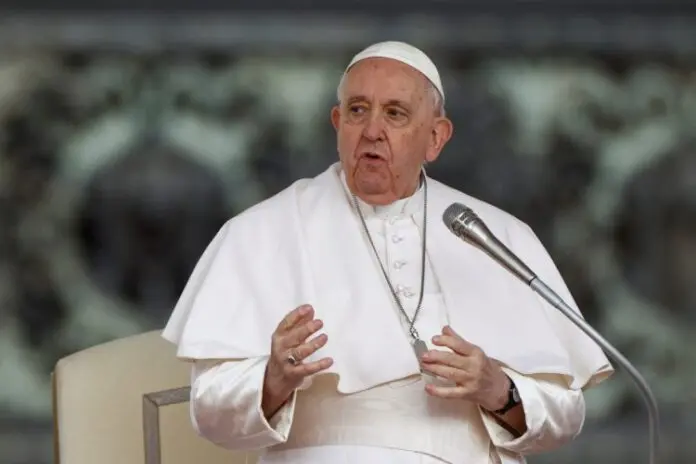 Papa-Francisco-3-696x464-1