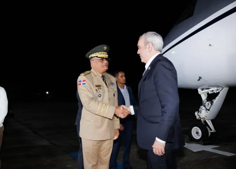 Abinader-regresa-de-Guyana