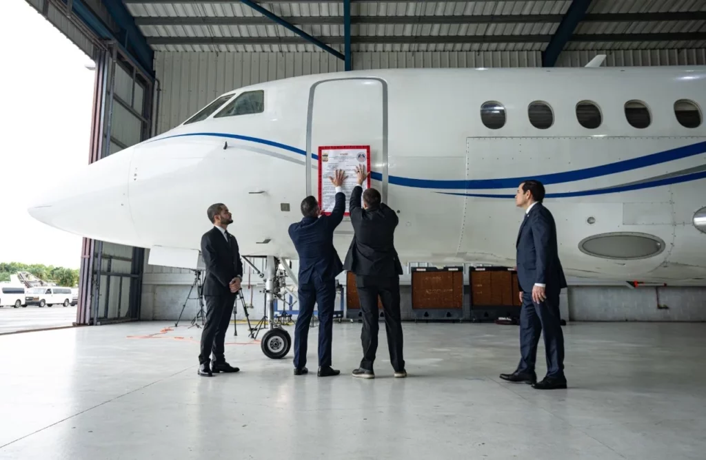 avion-Maduro-1024x668