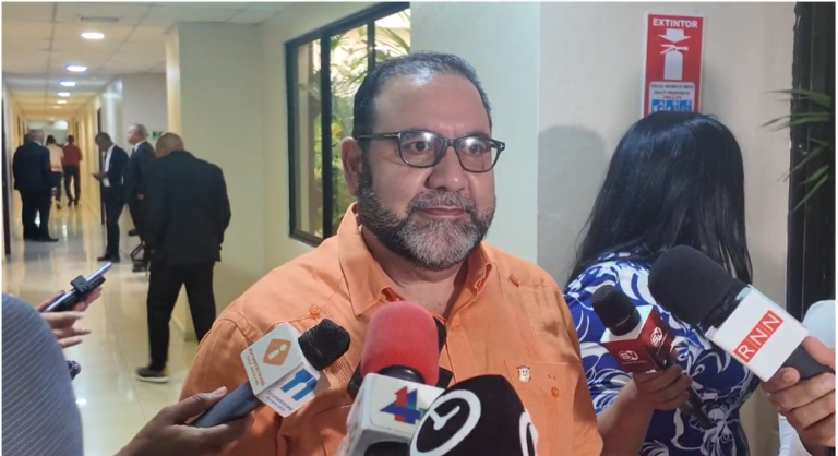 SENADOR-DE-LA-VEGA