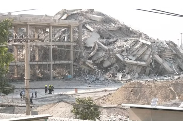 los-seismos-han-provocado-el-derrumbe-de-un-hotel-en-la-localidad-de-Aung-Pan