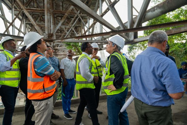 Comision-de-la-Asociacion-de-Constructores-de-Santo-Domingo-Este-Acosde.-Foto-Fuente-externa-600x400