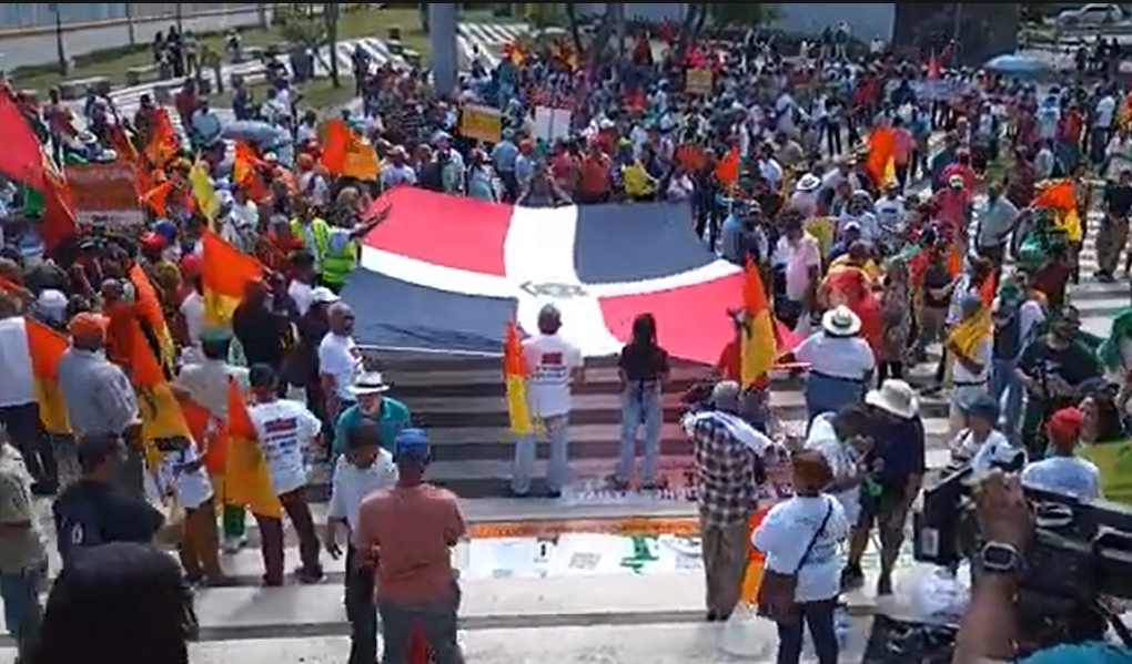 Marcha-conmemorativa-de-la-guerra-de-abril-efectuada-este-domingo