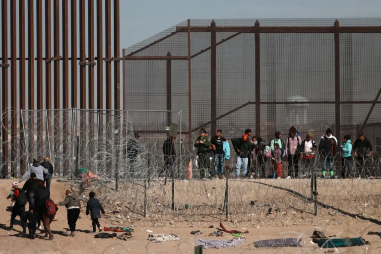 migrantes-migracion-ciudad-juarez-muro-fronterizo