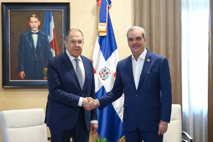 El-presidente-Luis-Abinader-recibio-este-miercoles-en-el-Palacio-Nacional-al-ministro-de-Relaciones-Exteriores-de-Rusia-Serguei-Lavrov-jpg-728x486