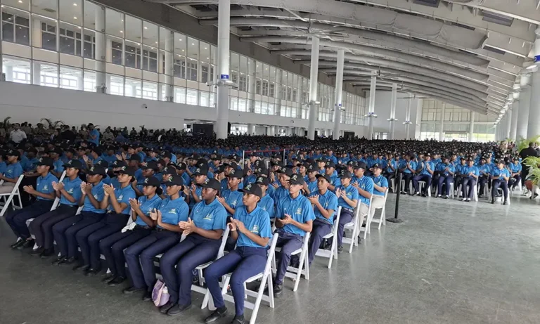 685ca32c7b6c2_8-abinader-gradua-policia-voluntario-dpolanco-58.jpg