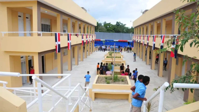 ADP-pide-reglamento-sobre-videocamaras-en-escuelas
