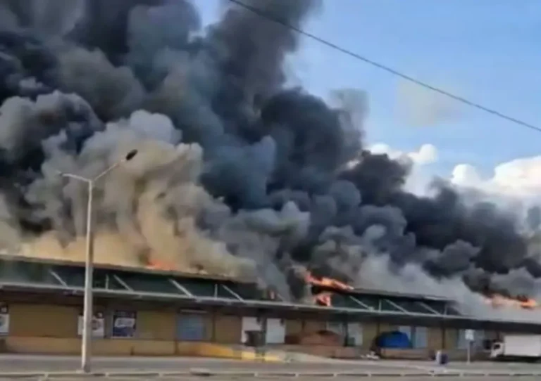 fuego-en-el-merca-santo-domingo