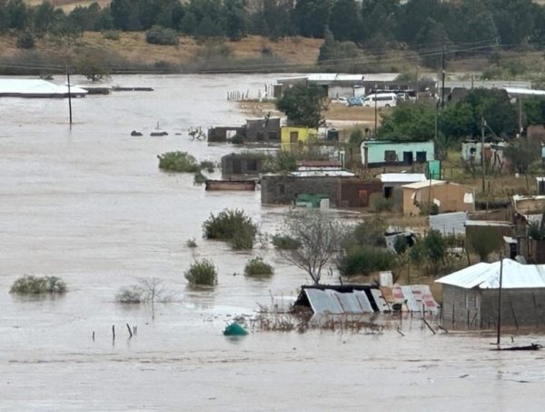 inundaciones-en-el-este-de-Sudafrica-600x453