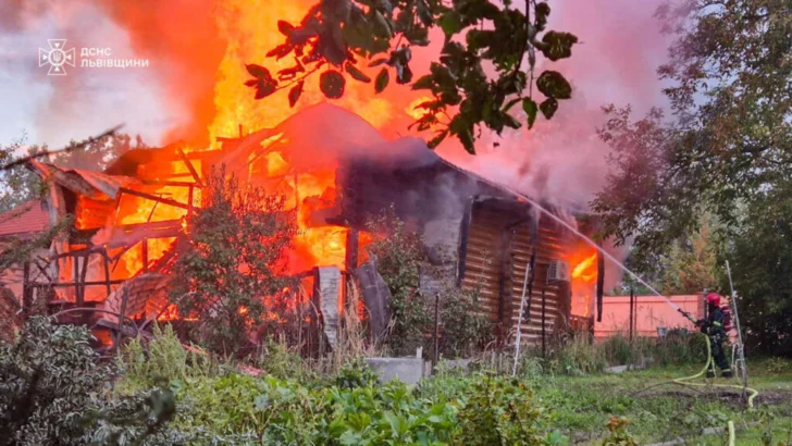 2025-08-21T061731Z-1280634690-RC2IBGAHVWSO-RTRMADP-3-UKRAINE-CRISIS-ATTACK-LVIV-REGION-728x410