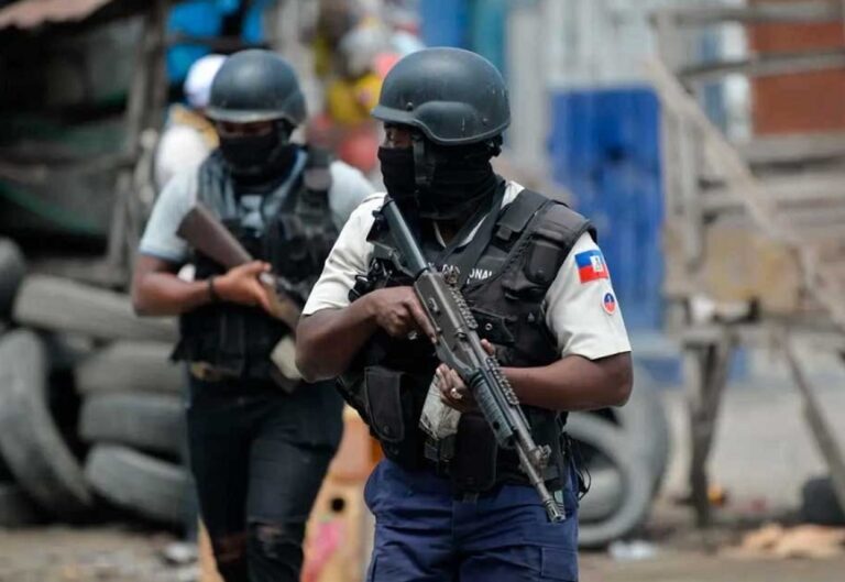 Haiti-policias
