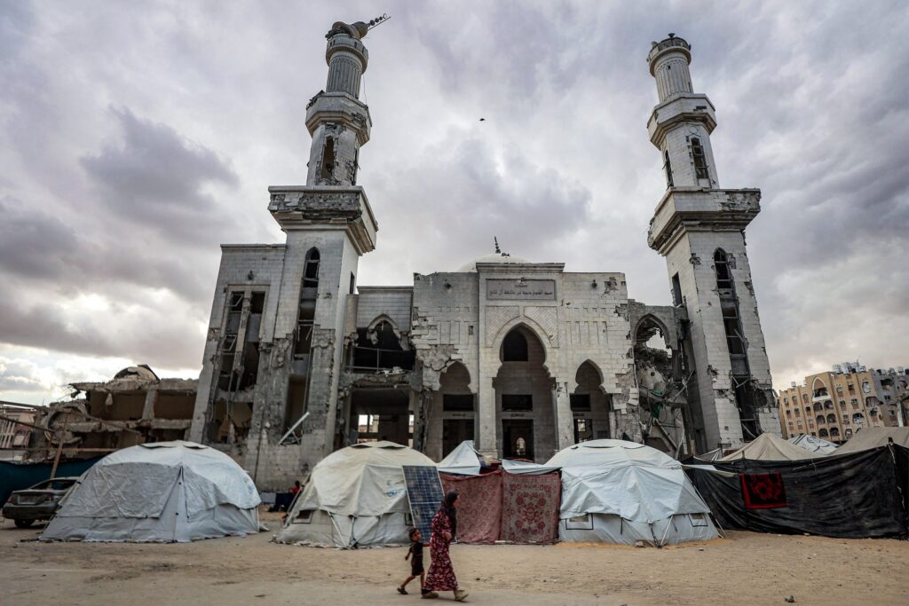 AFP__20251006__77TX7XT__v3__HighRes__CorrectionPalestinianIsraelConflictGazaDisplace-scaled