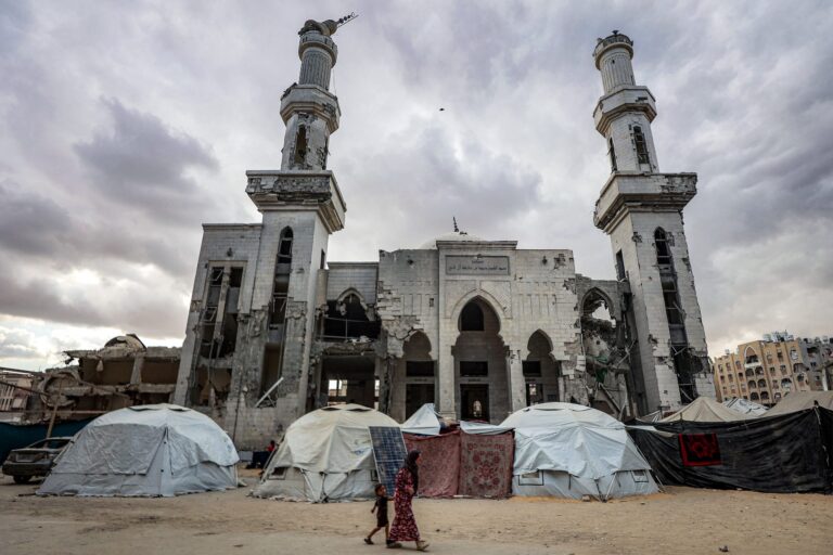 AFP__20251006__77TX7XT__v3__HighRes__CorrectionPalestinianIsraelConflictGazaDisplace-scaled