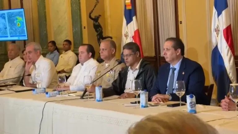 Gobierno-suspende-docencia-y-reduce-jornada-laboral-por-paso-de-tormenta-tropical-Melissa