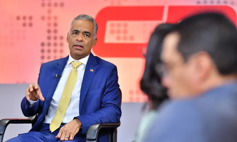 JOEL-SANTOS-MINISTRO-DE-ENERGIA-Y-MINA-DPolanco-15.jpg
