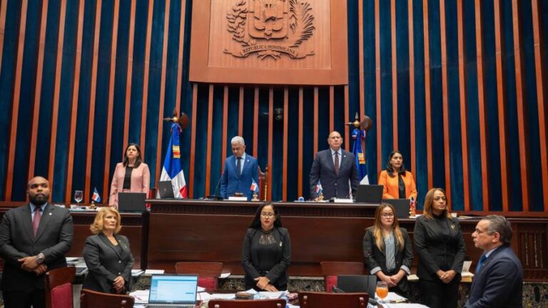 senado-aprueba-ley-que-dispone-el-uso-de-energia-renovable-en-edificio-82a9923a-focus-0-0-896-504